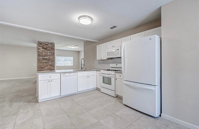Building Photo - 1502 Park Wind Dr