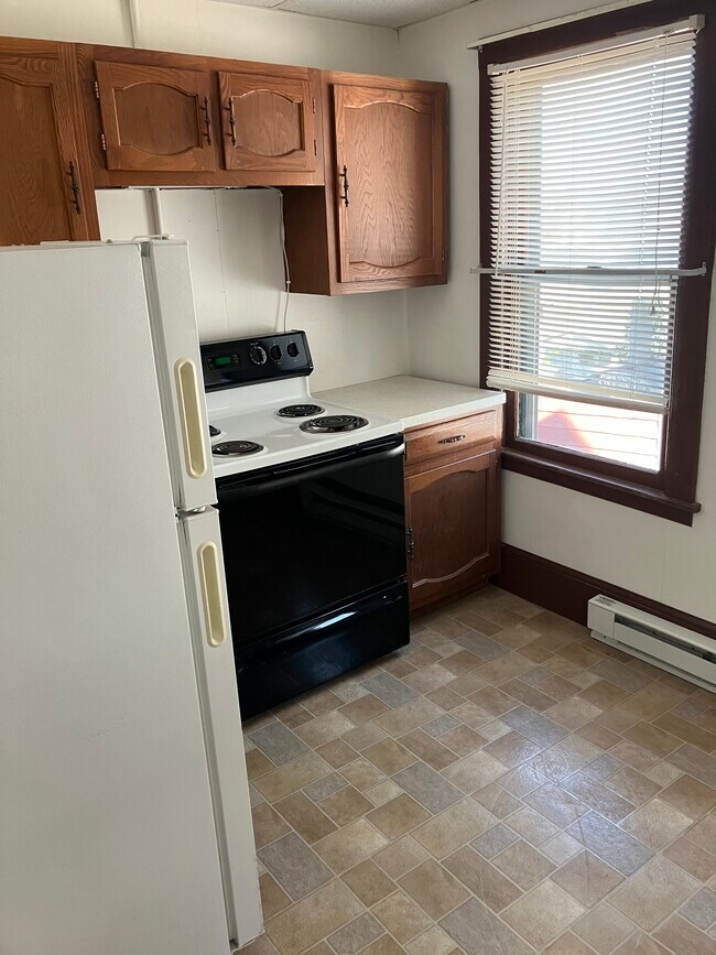 Kitchen - 1025 Willow St