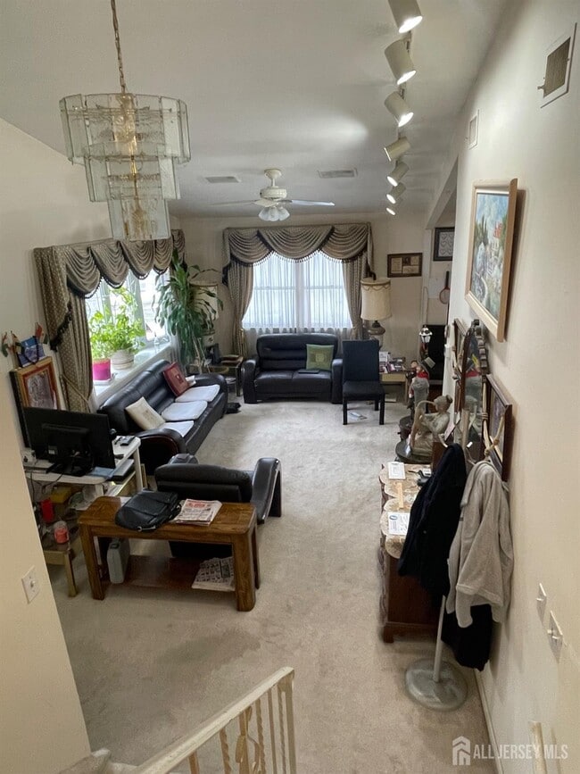 Building Photo - 92 Holly Rd