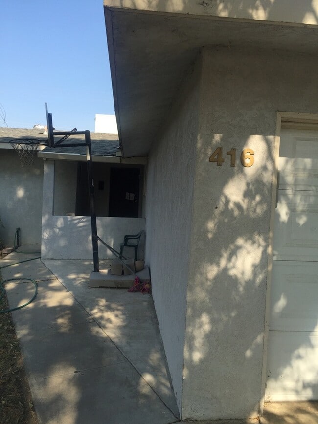 Building Photo - Simas-1044 Washington