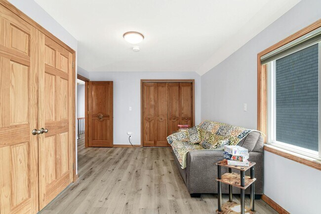 4th bedroom with laundry - 11 Waterbury Ave