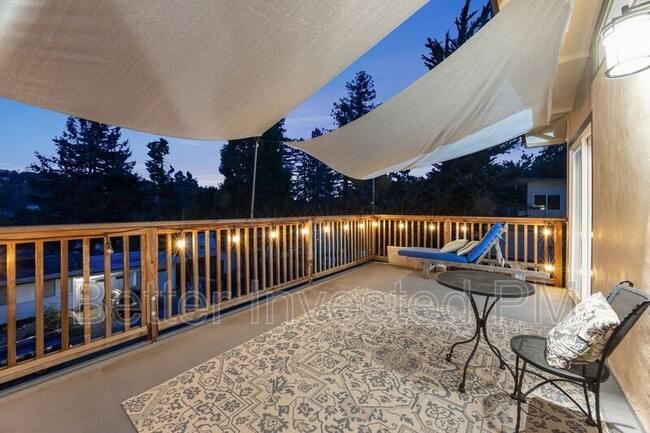 Building Photo - 2061 Woodside Dr