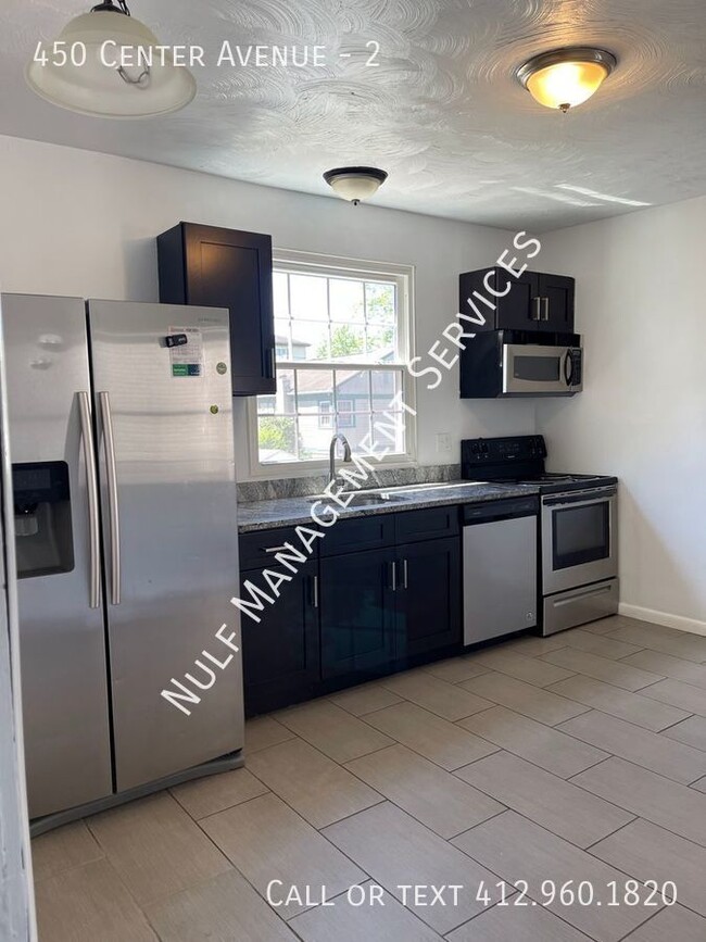 Building Photo - 3 Bed, 2 Bath Apartment with Bonus Room in...