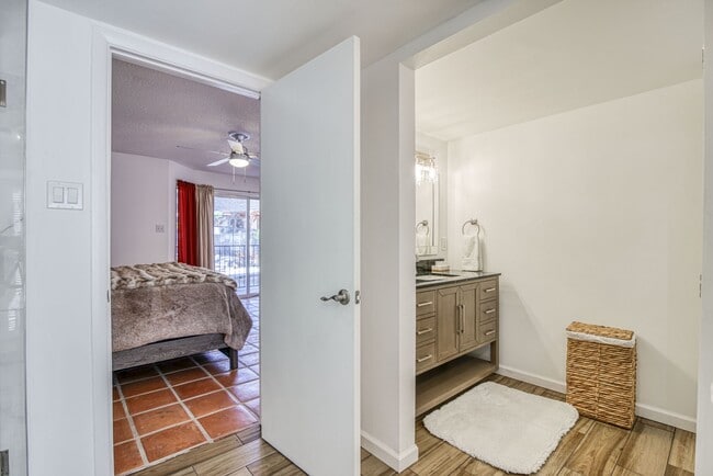 Building Photo - (Completely Furnished) Beautiful 1 bed/1 bath Apartment. With Pool  in the premises.