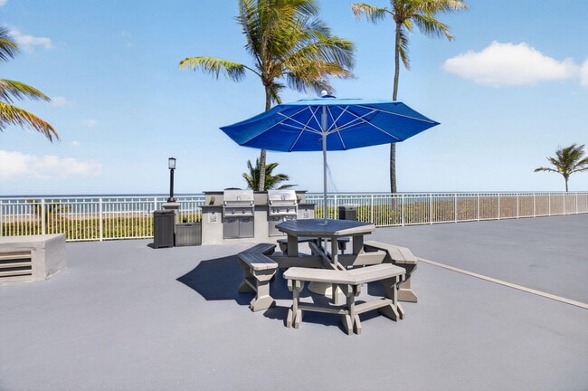 Building Photo - 3215 S Ocean Blvd