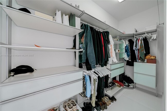 Building Photo - 475 Woodcrest Rd