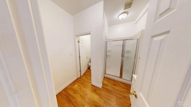 Building Photo - 1105 11th St