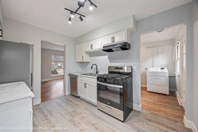 Building Photo - 710 W Benton Ave