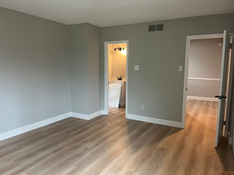 2nd floor bedroom 2 - 7 Nantucket Ct