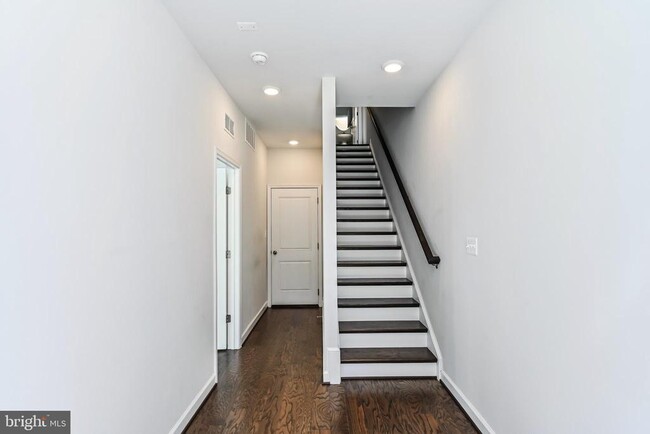 Building Photo - 4388 Fair Lakes Ct