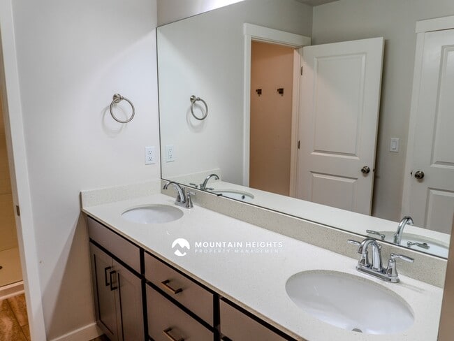 Building Photo - 11329 S Prosperity Rd