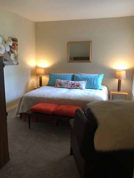 Building Photo - 14950 W Mountain View Blvd