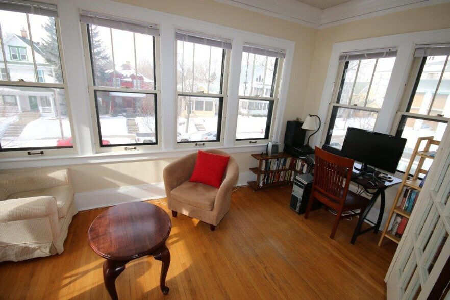 Building Photo - 3235 Dupont Avenue South