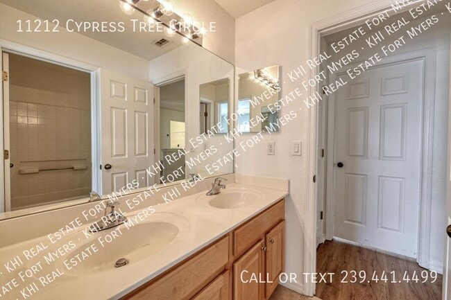 Building Photo - 11212 Cypress Tree Cir