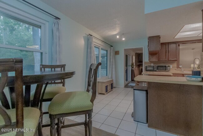 Building Photo - 3128 Old Port Cir W
