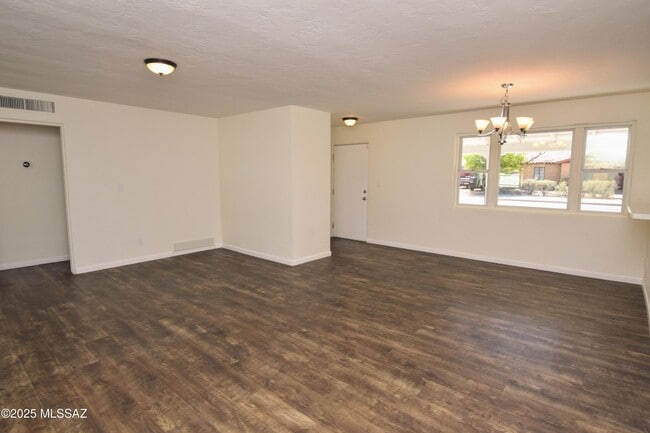 Building Photo - 4233 E Lester St