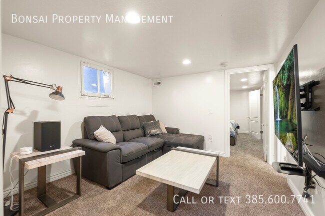 Building Photo - 807 S 500 E