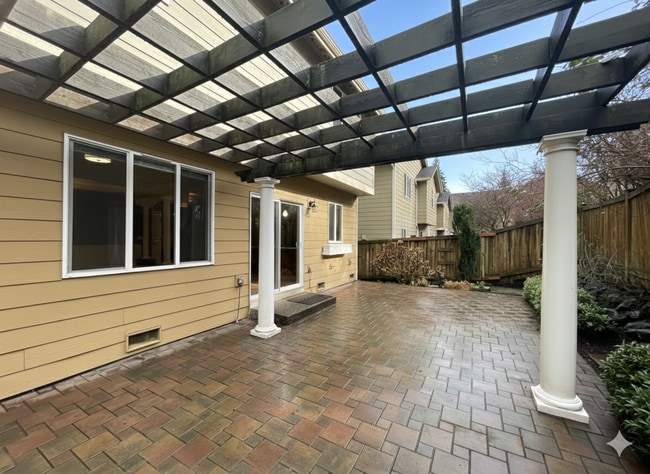 Building Photo - Spacious 4BR Home with A/C Near Alderwood Mall