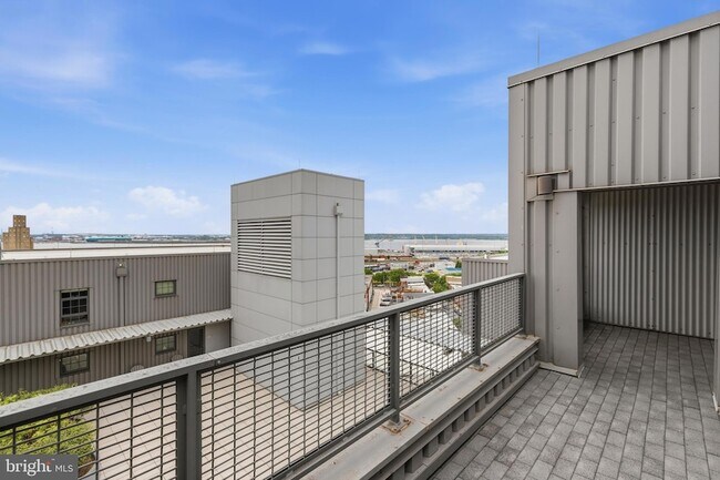Building Photo - 1200 Steuart St