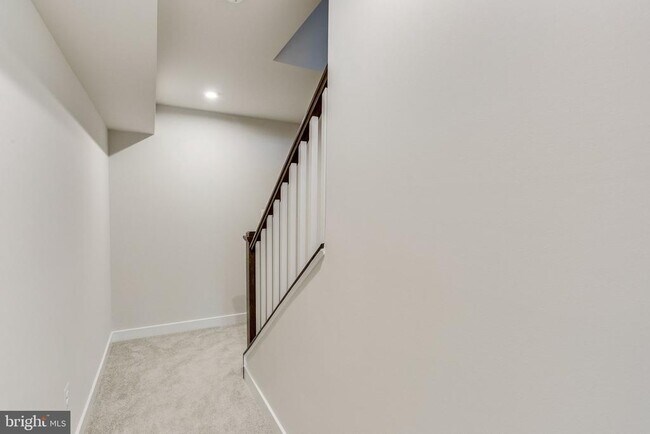 Building Photo - 2183 Hemlock Bay Rd