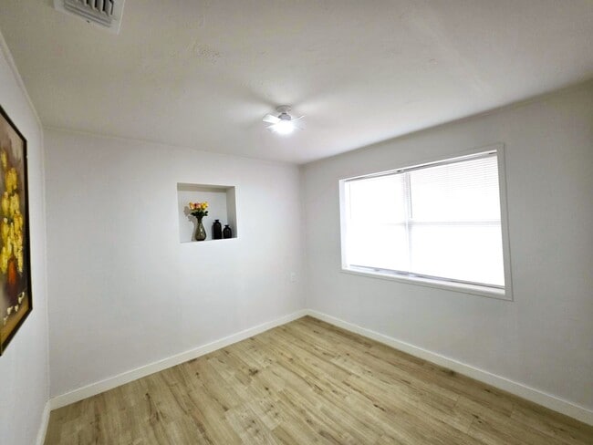 Building Photo - Vero Beach Rentals. Vero Beach Rent, LLC and Property Management Company