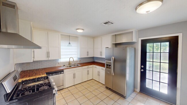 Building Photo - 4679 S Trenton Ave