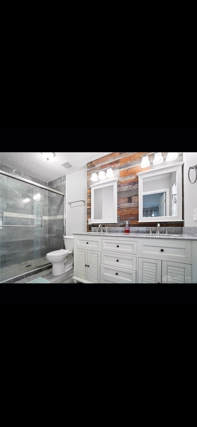 Building Photo - 3492 King Edward Wy