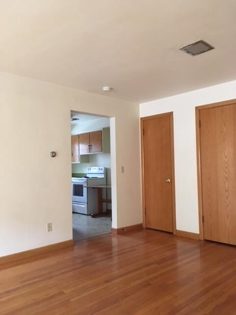 Building Photo - 925 Haywood Dr