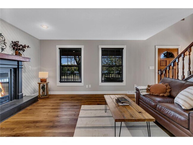 Building Photo - 501 Riverside Ave N