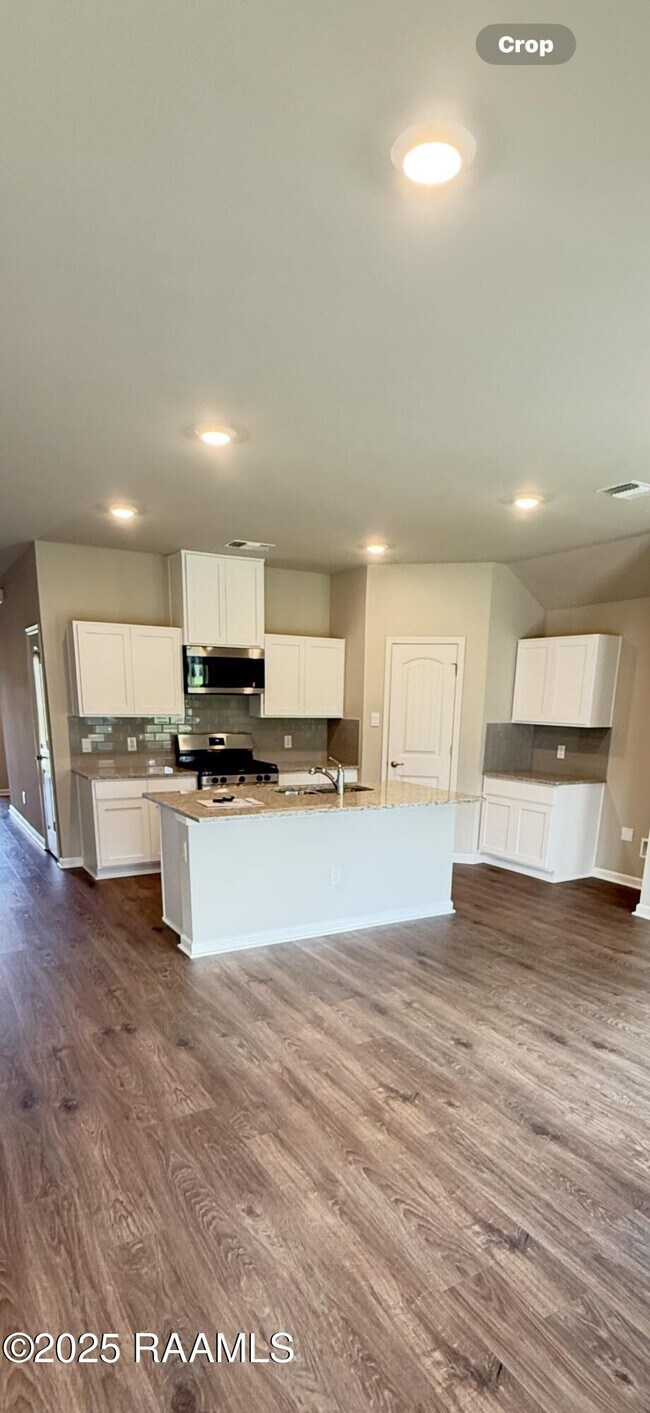 Building Photo - 112 Broussard Hl Dr