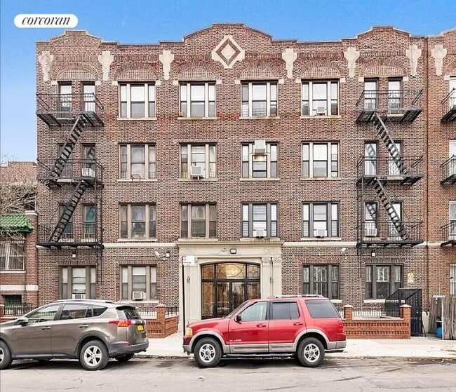 Building Photo - 601 Crown St