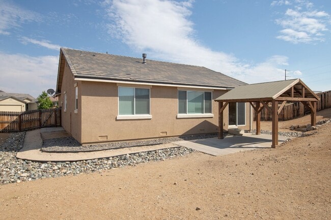 Building Photo - Golden Valley One Story - No pets permitted