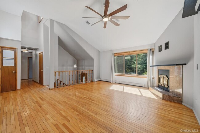 Building Photo - 383 NY-32