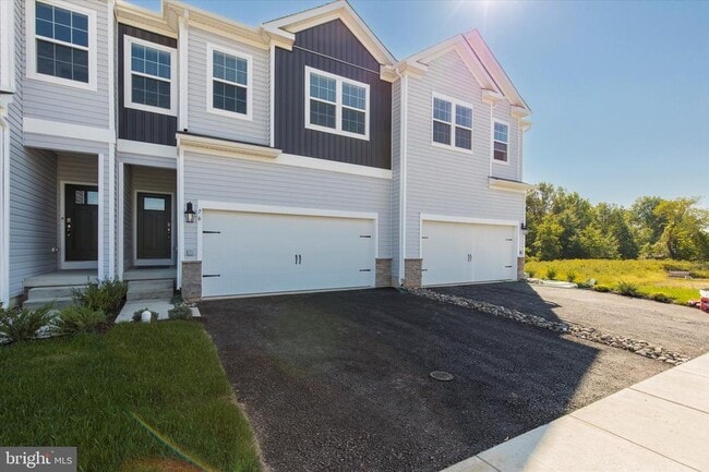 Primary Photo - 76 Fonthill Ct