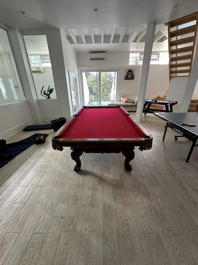 Building Photo - 984A Noyac Path