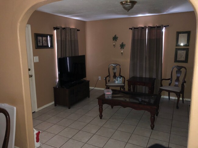 Building Photo - 279 Caddo