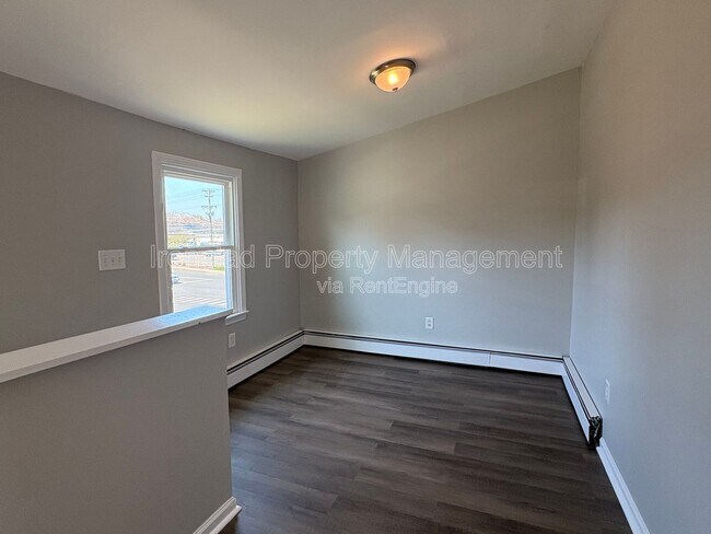 Building Photo - 818 Pine St