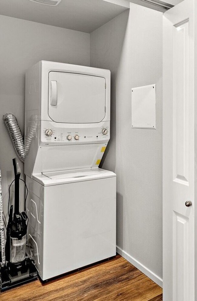 Building Photo - 3202 N 7th St