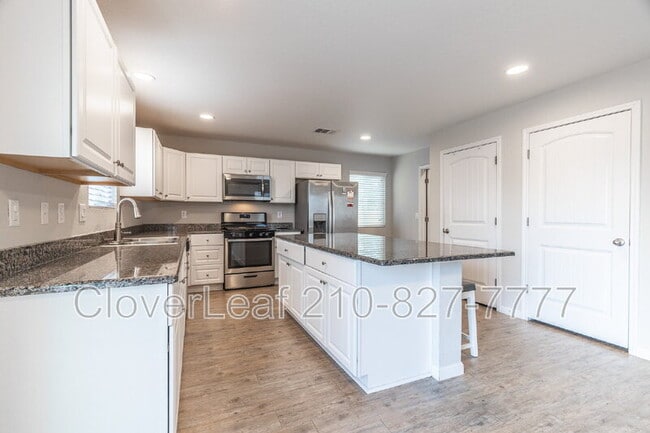 Building Photo - 10414 Legacy Hl