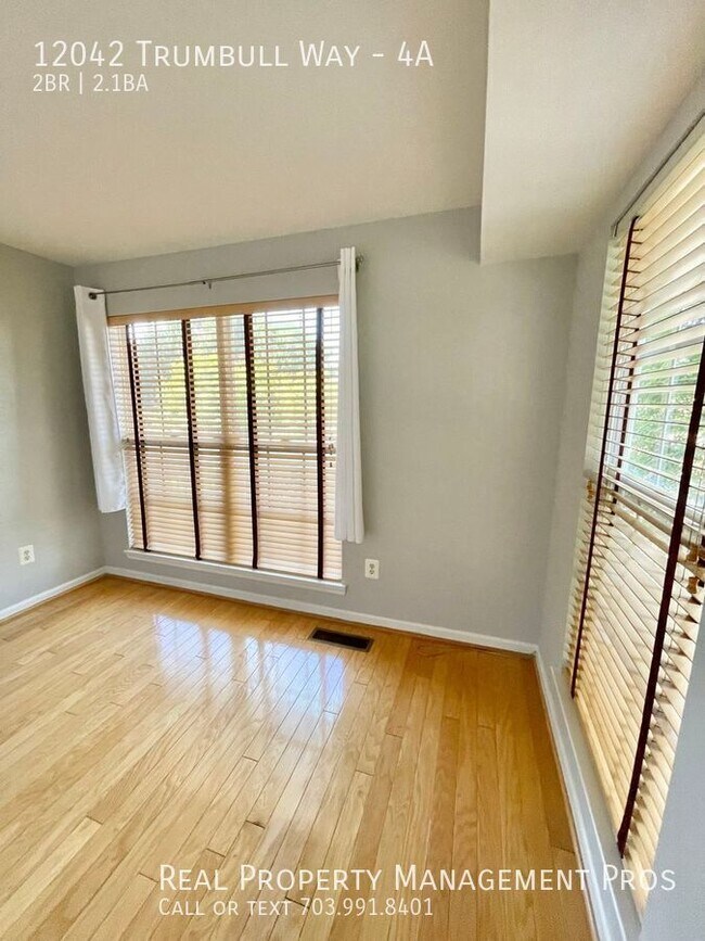 Building Photo - 12042 Trumbull Way