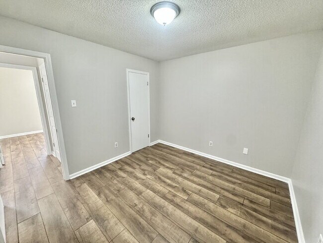 Building Photo - 5176 Braden Dr