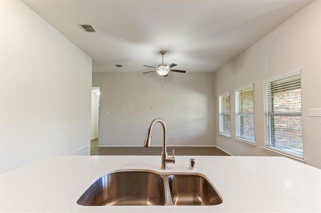 Building Photo - 1460 Acmite Ave