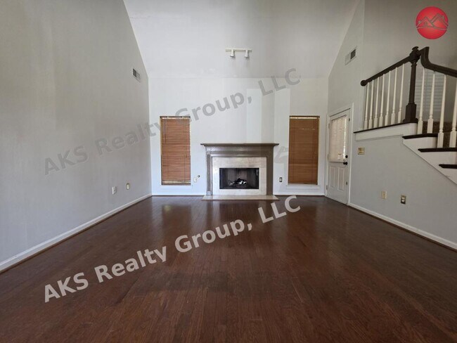 Building Photo - 5004 Melrose Way