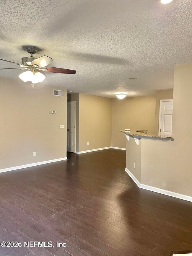 Building Photo - 13715 Richmond Park Dr N