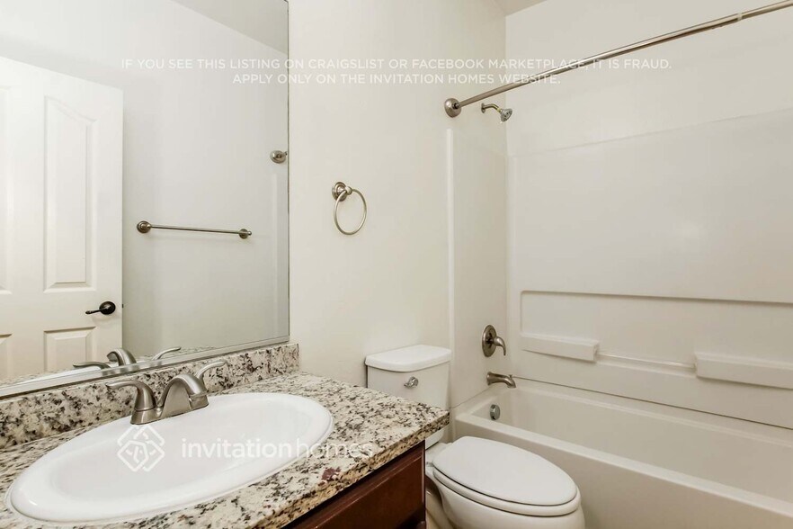 Building Photo - 227 N Scott Dr