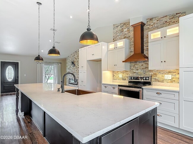 Building Photo - 14 Zollinger Pl