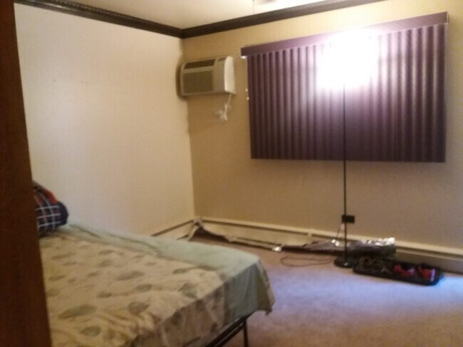 Building Photo - 1107 Holiday Ln