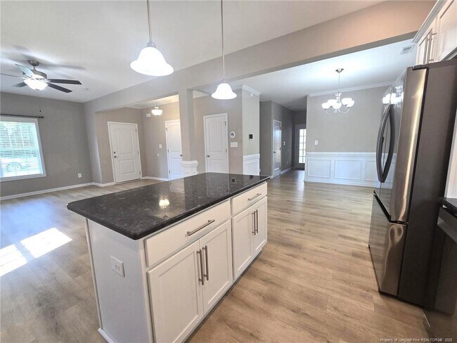 Building Photo - 7018 Summerlin Dr