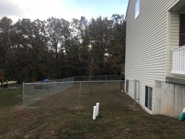 Building Photo - AVAILABLE 6/23/2025!