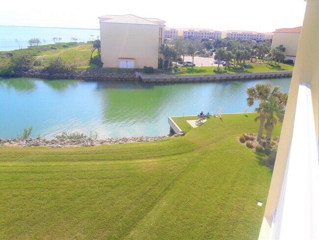 Building Photo - 4 Harbour Isle Dr E